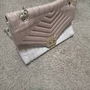 GBG Los Angeles Beige and White Quilted Clutch
